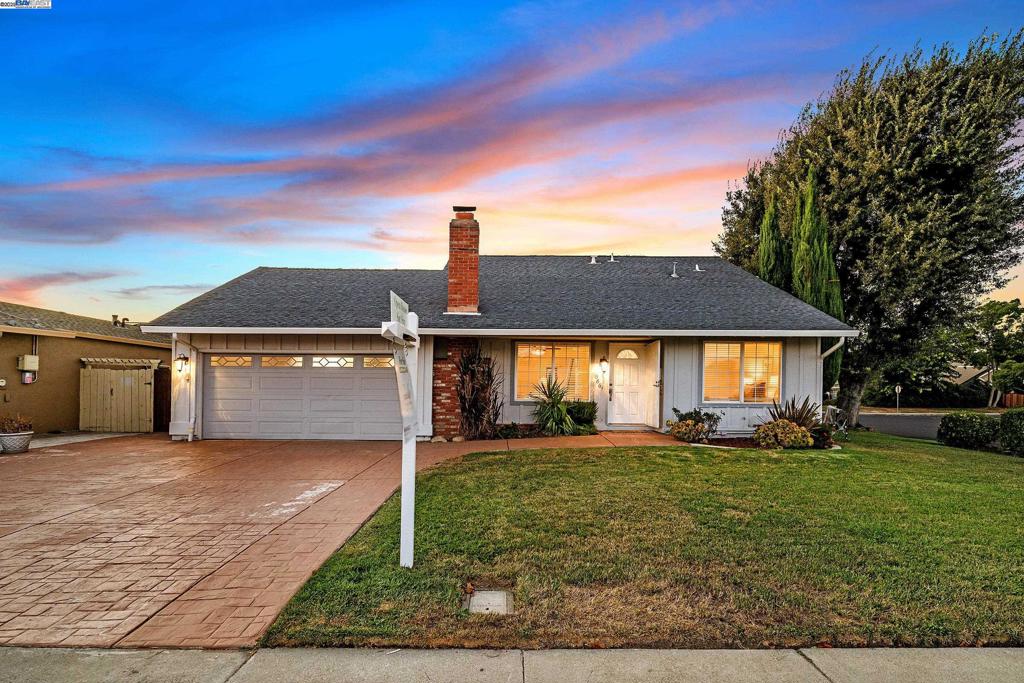 Clean and Classy! This striking Summerset home on a prominent corner lot with convenient side-yard access has been timelessly updated and remarkably maintained by long-time owners. Enjoy new flooring, fresh interior paint and the fun and functional layout of Elliot's popular "Expandable" model with 2 bedrooms and one bath on the main floor and 2/1 up as well. The stunning kitchen is anchored by slab granite counters, generous cabinetry, and framed by vaulted ceilings in the dining area, offering a spacious and flexible layout for both weeknight meals and effortless entertaining. Enjoy the versatility of the BONUS entertainment/family-room (not incl in sqft), year-round indoor-outdoor dining, and gathering with those you love on the covered deck in back overlooking the private yard. Fantastic neighborhood with easy access to shopping and commute corridors. Open for Broker's Tour Thurs Sept 11, 10a-1p and 13th/14th Sat/Sun 1-4p