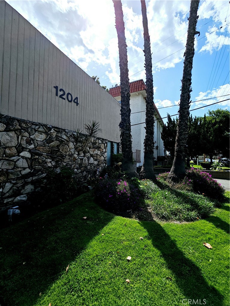 1204 E Lexington Drive