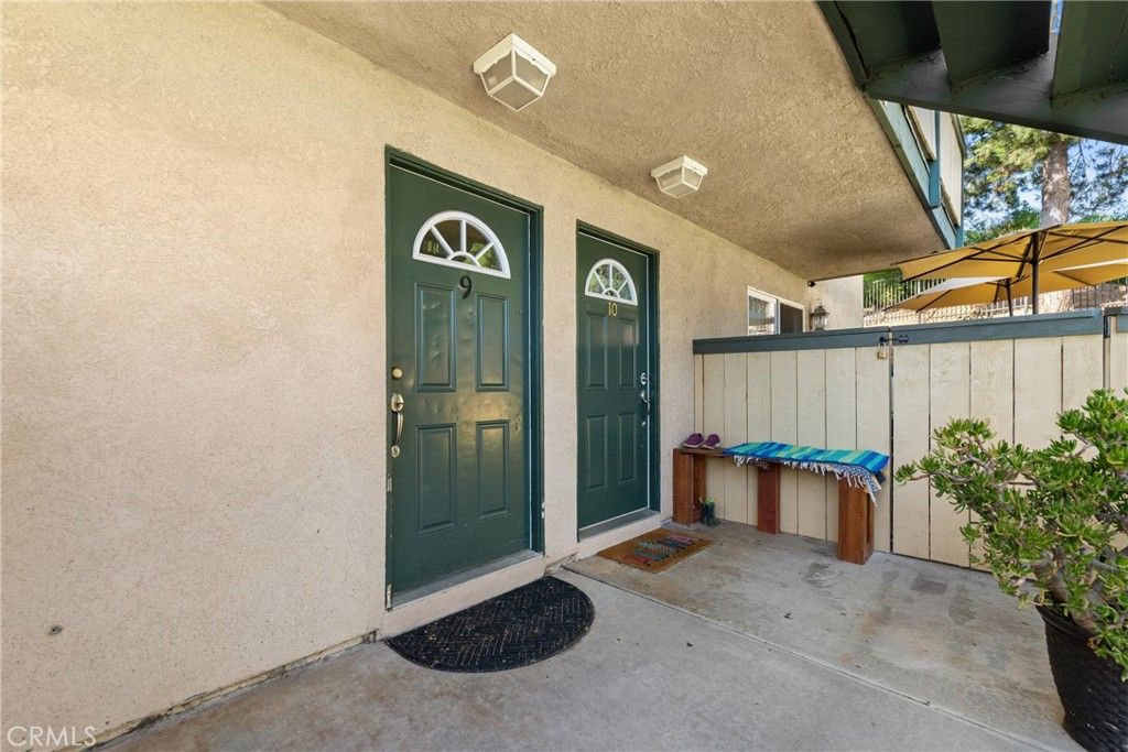 Photo of 868 E Alvarado St, Fallbrook, CA 92028 (MLS # SW25246104)