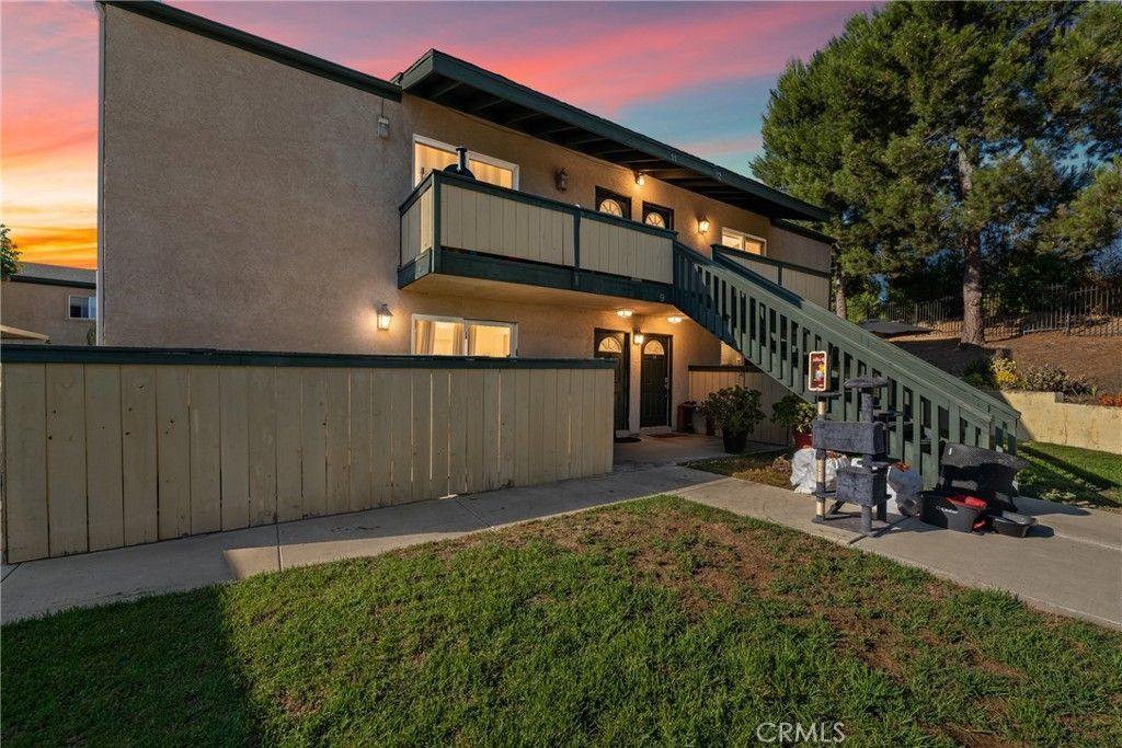 Photo of 868 E Alvarado St, Fallbrook, CA 92028 (MLS # SW25246104)