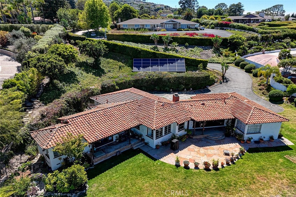 25 Headland Drive