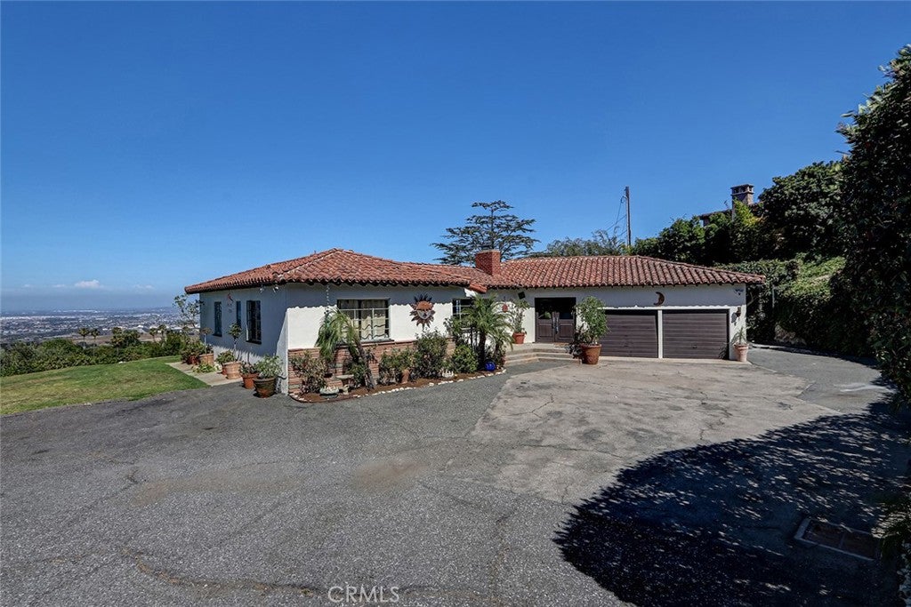 25 Headland Drive