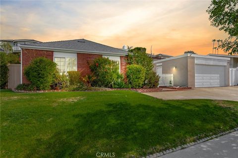 Photo of 2968 Alta Laguna Blvd, Laguna Beach, CA 92651 (MLS # IG26093806)