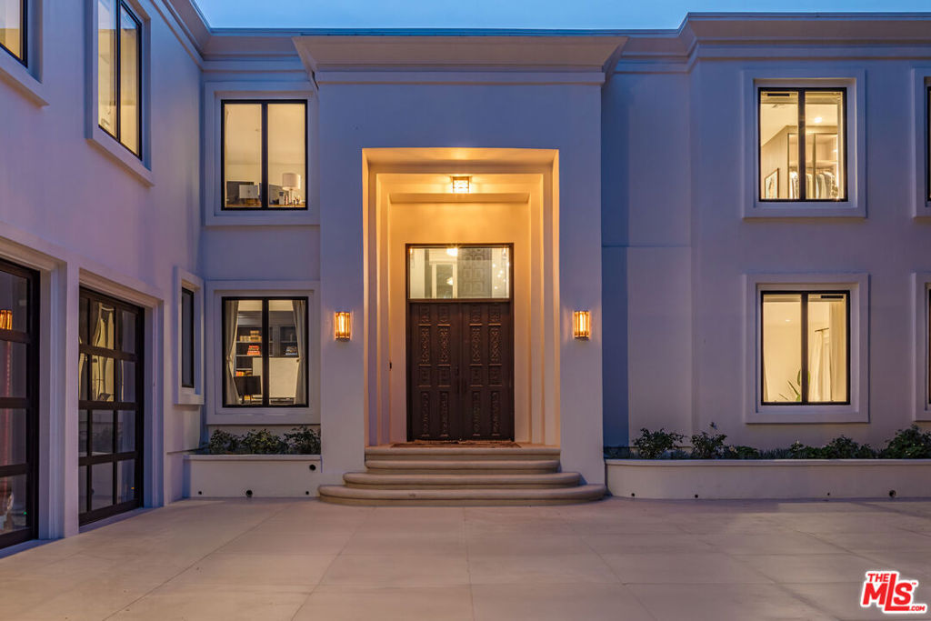 12000 Crest Court