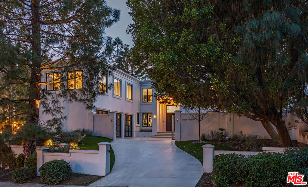 12000 Crest Court