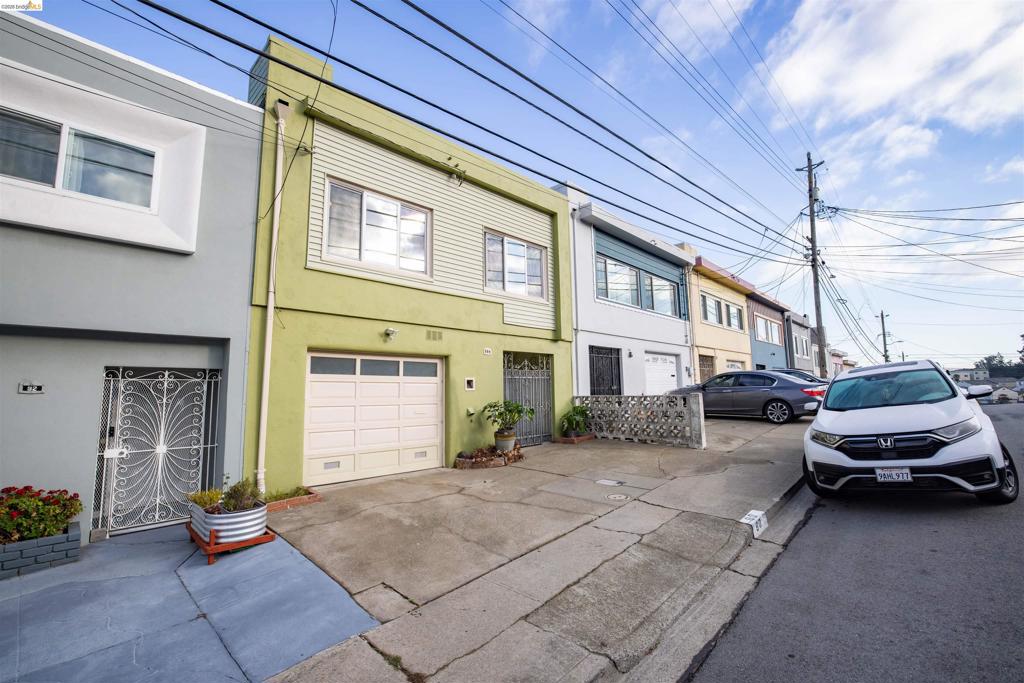 90 Frankfort St