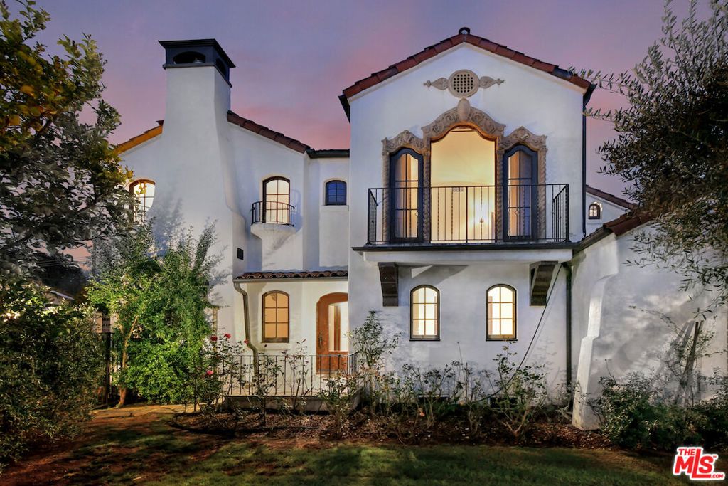 Photo of 4352 Forman Avenue, Toluca Lake, CA 91602 (MLS # 26668785)