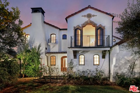 Photo of 4352 Forman Avenue, Toluca Lake, CA 91602 (MLS # 26668785)