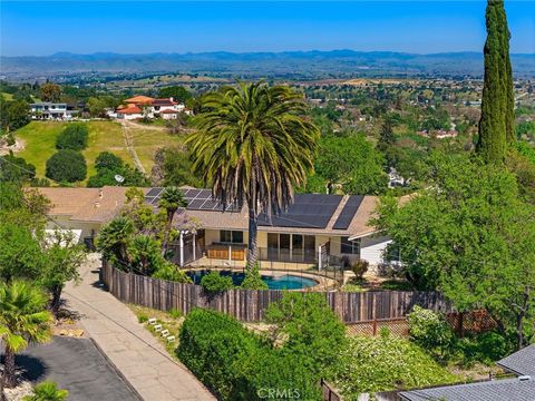 Photo of 215 Hilltop Dr, Paso Robles, CA 93446 (MLS # SC25277423)