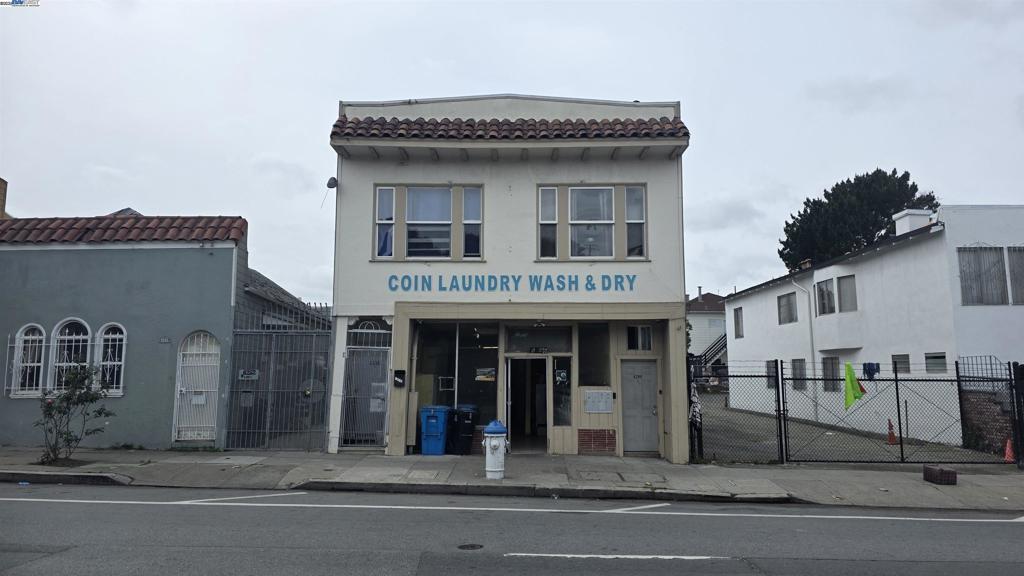 Rare mixed use opportunity in Bayview! This versatile property includes a 1 bed / 1 bath unit, spacious 3 bed / 1 bath apartment, and a comfortable manager’s suite, offering excellent flexibility for investors or owner users. Anchored by an established laundromat business, this investment generates immediate income in a vibrant, high traffic neighborhood poised for continued growth. Convenient access to transit, local amenities, and community hubs make this an ideal long term investment.