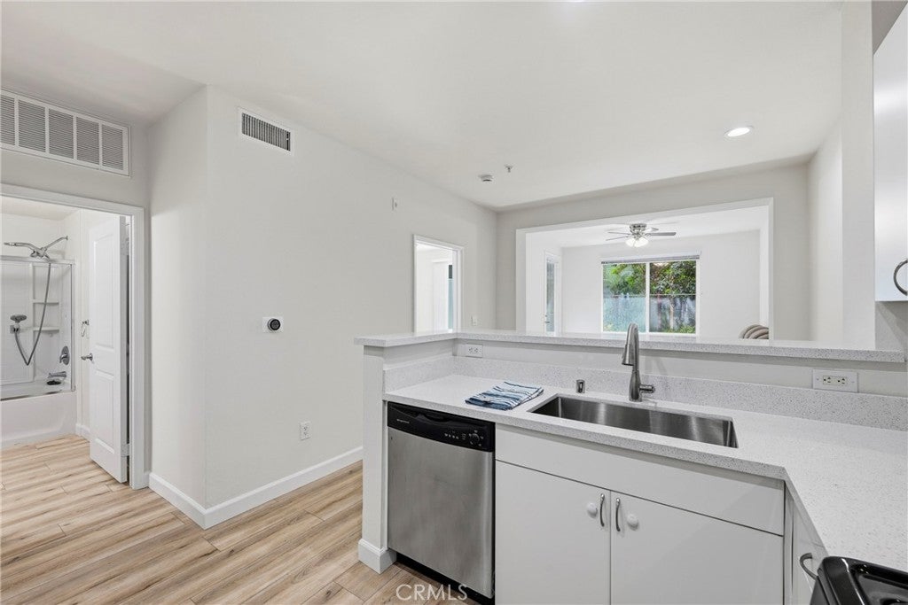 1801 E Katella Avenue 1096