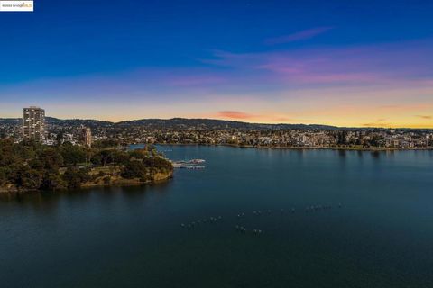 Photo of 1 Lakeside Dr Dr #1010, Oakland, CA 94612 (MLS # 41108798) Photo of 1 Lakeside Dr Dr #1010, Oakland, CA 94612 (MLS # 41108798)