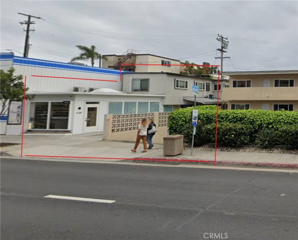 689 S Pacific Coast Hwy 4