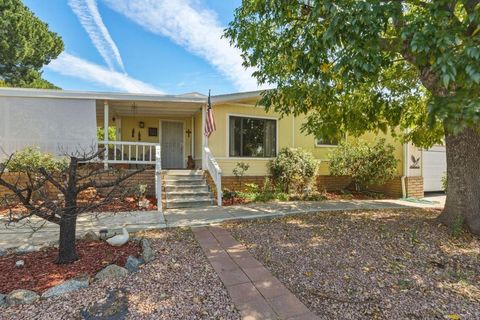 Photo of 18218 Paradise Mountain Rd Spc 179 Rd #Lot 179, Valley Center, CA 92082 (MLS # NDP2602794)