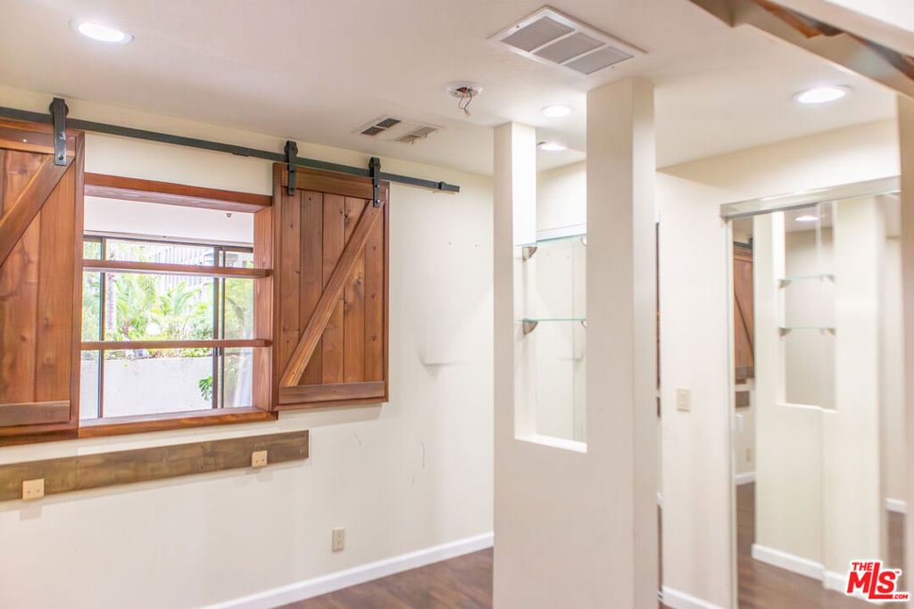 880 W 1st Street 205