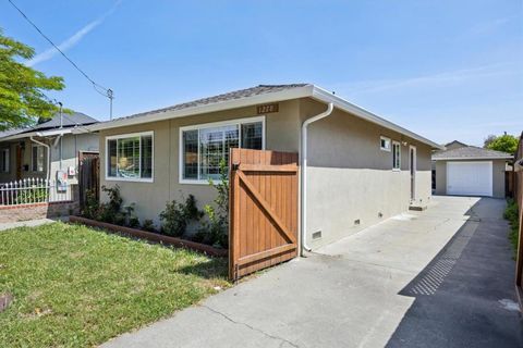 Photo of 1278 Plum Street, San Jose, CA 95110 (MLS # ML82044032)