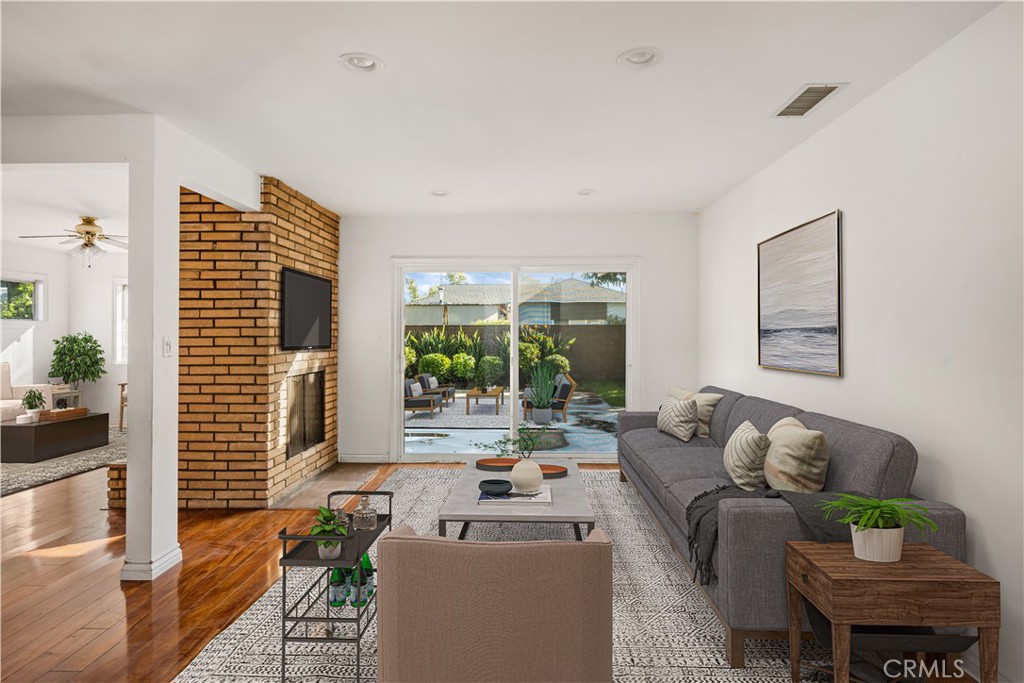 912 N Prospero Drive