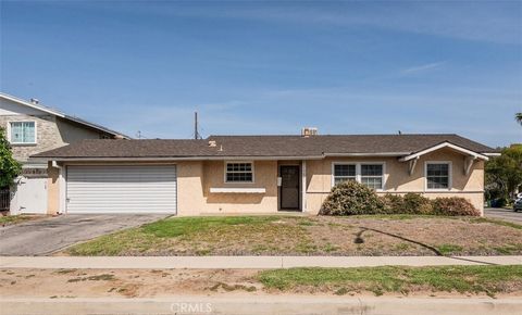 Photo of 15901 Community St, North Hills, CA 91343 (MLS # SR26059172)