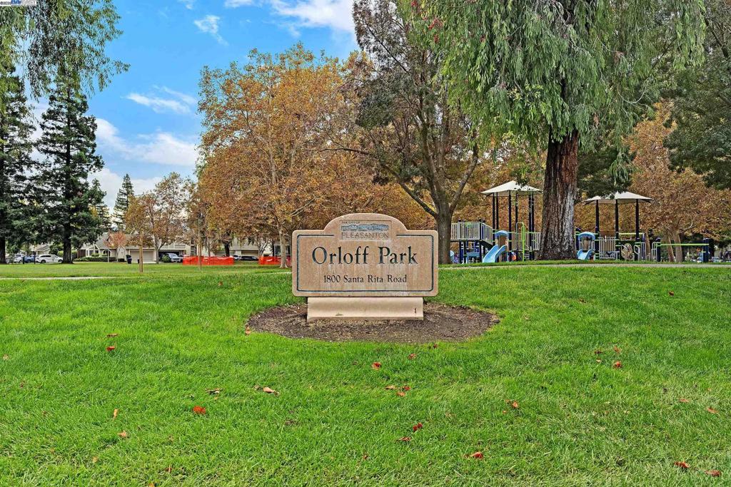 DANBURY PARK - Residential