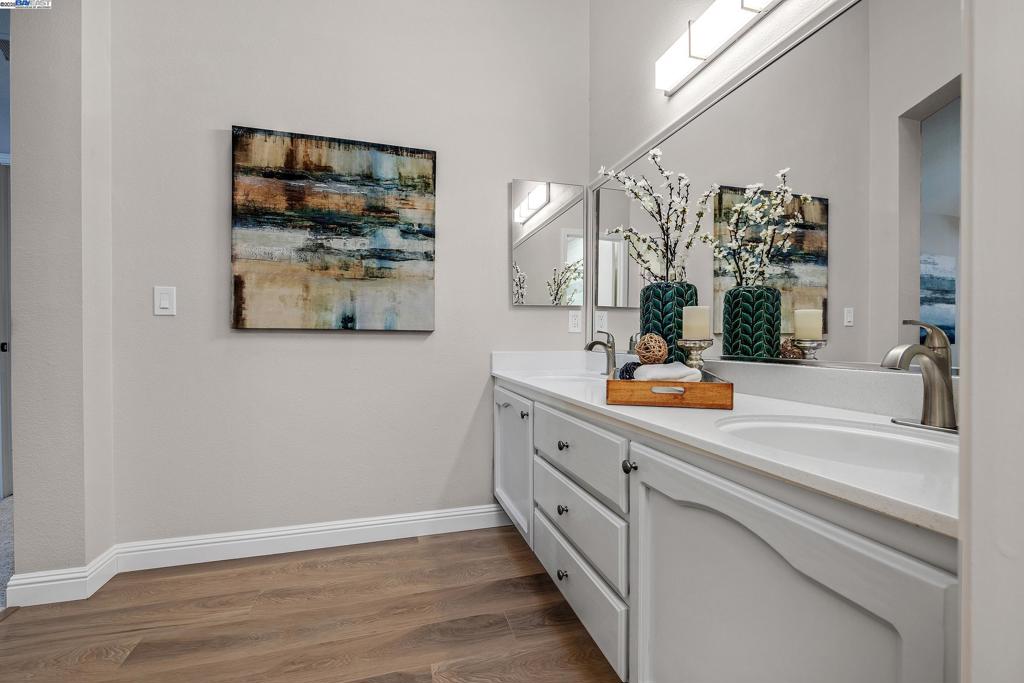 DANBURY PARK - Residential