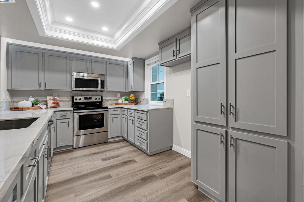 DANBURY PARK - Residential