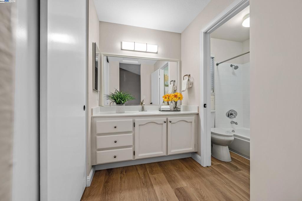 DANBURY PARK - Residential