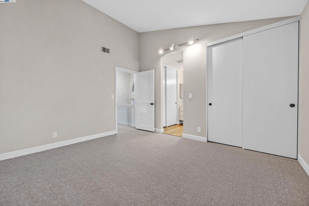 DANBURY PARK - Residential