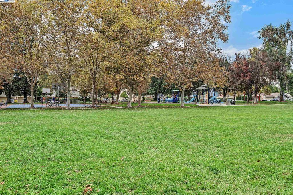 DANBURY PARK - Residential