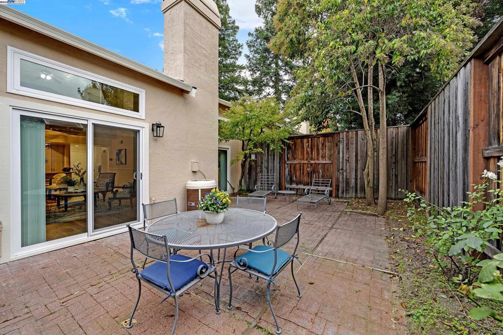 DANBURY PARK - Residential