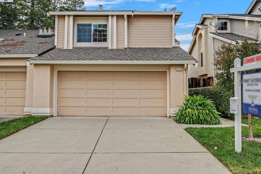 DANBURY PARK - Residential