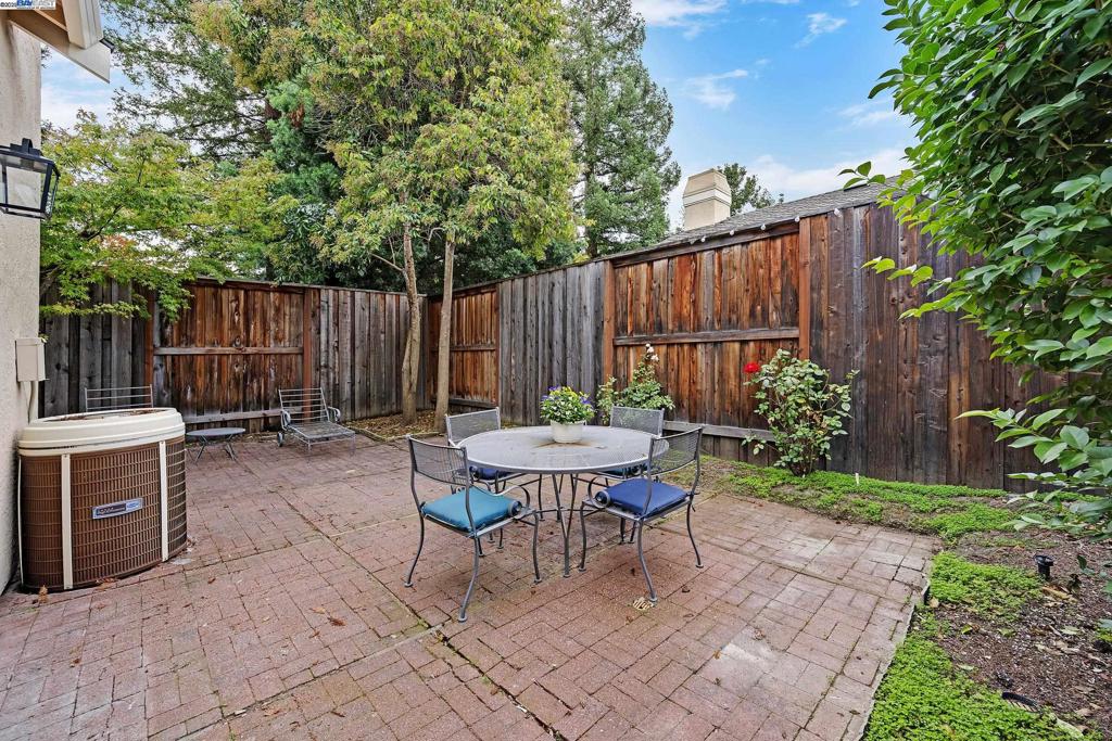 DANBURY PARK - Residential