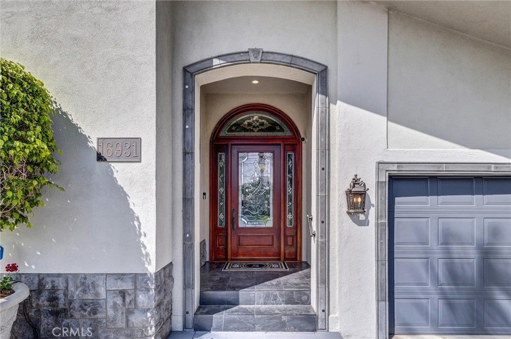 Photo of 16931 Fairfield CIR, Huntington Beach, CA 92649 (MLS # OC26214450)