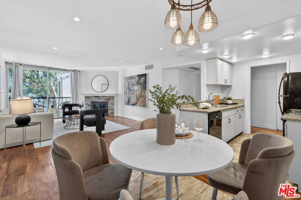 8530 Holloway Drive 303, West Hollywood CA 90069