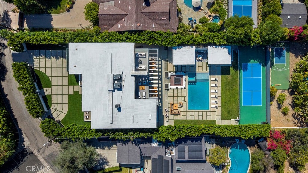 4940 Brewster Drive