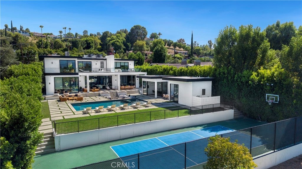 4940 Brewster Drive