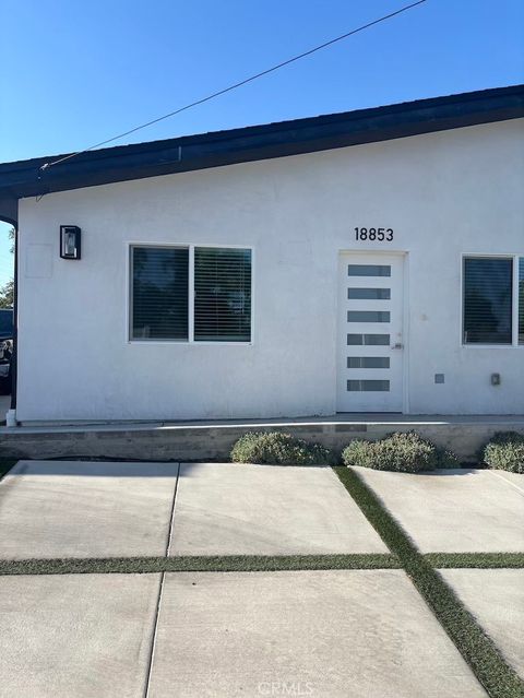Photo of 18853 Saticoy Street, Reseda, CA 91335 (MLS # SR26123612)