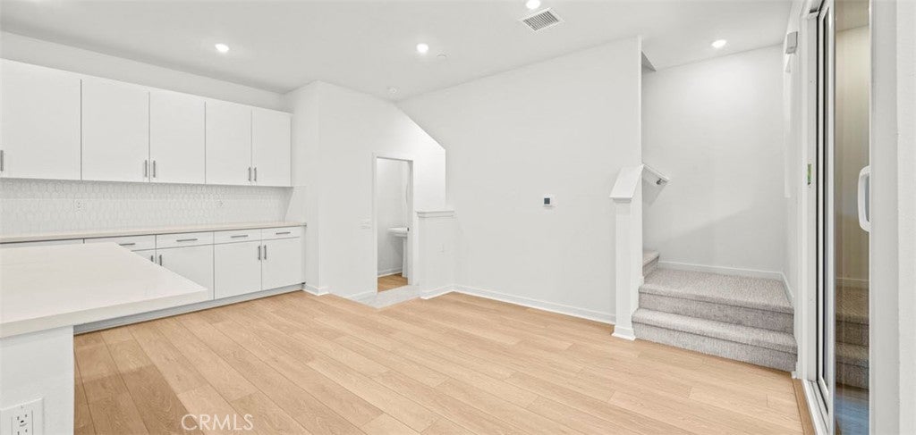 107 S Laxore Street 404