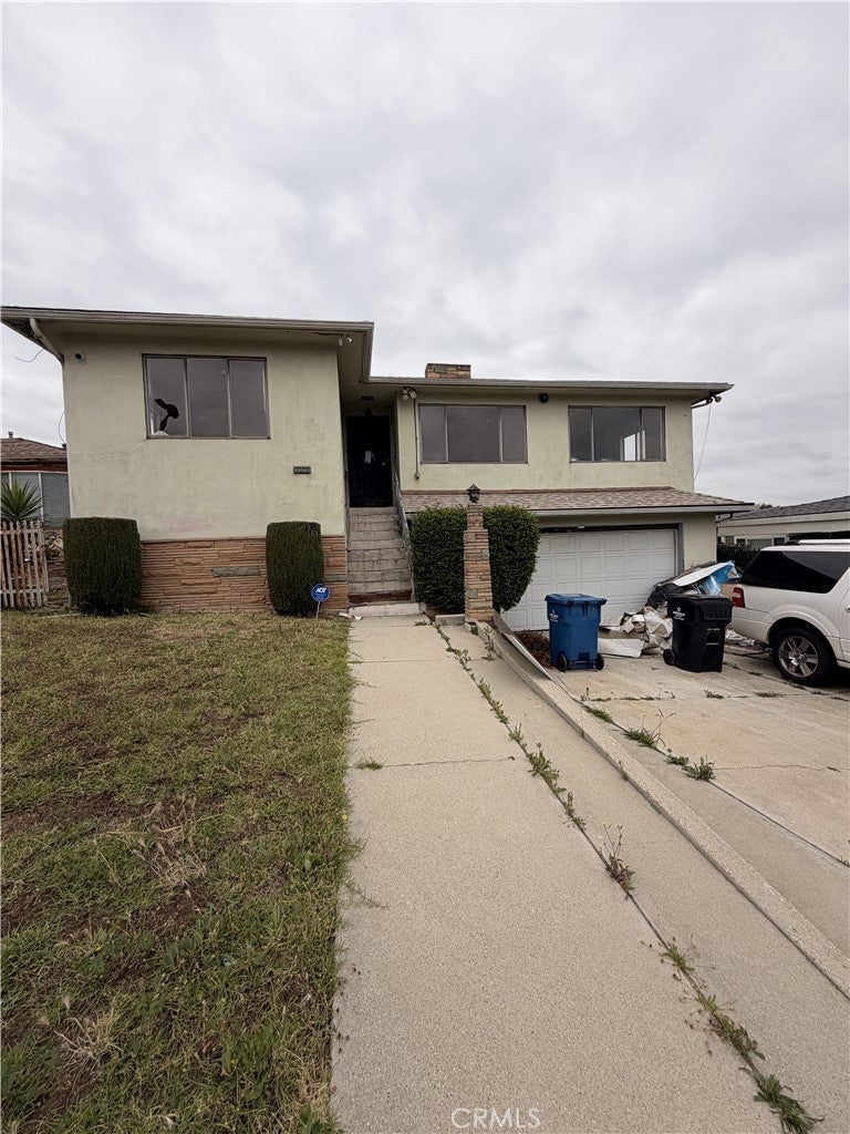 2323 W 102nd ST