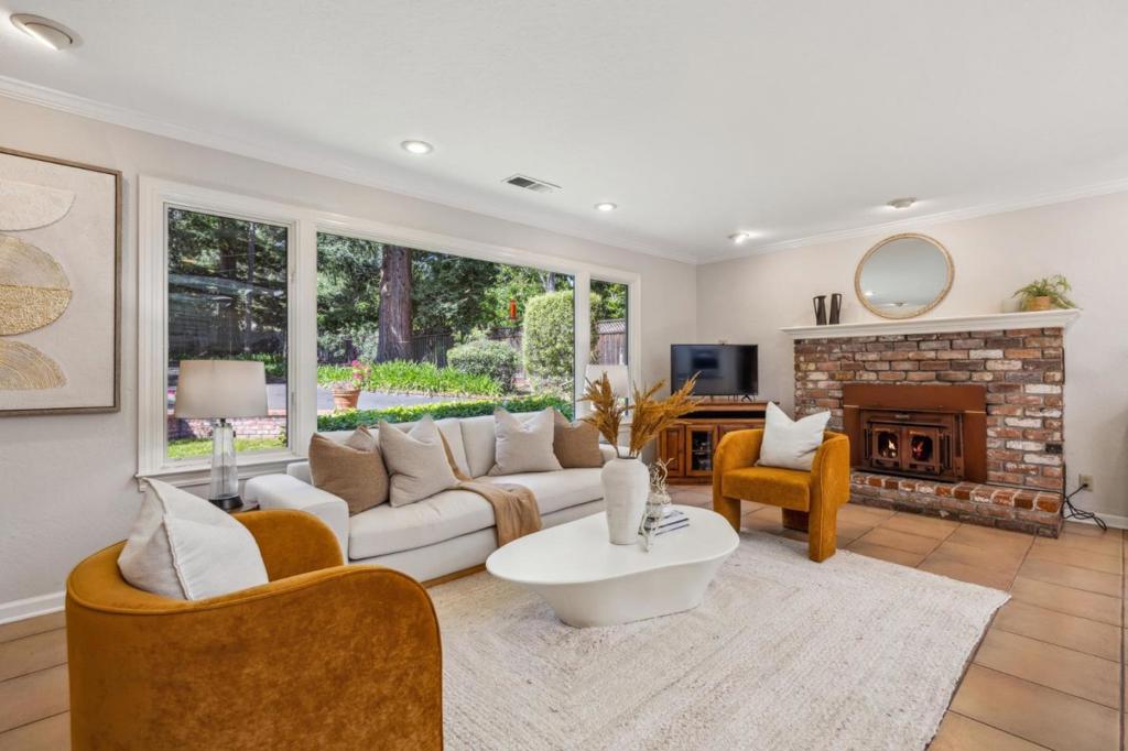 19661 Saratoga Los Gatos Road