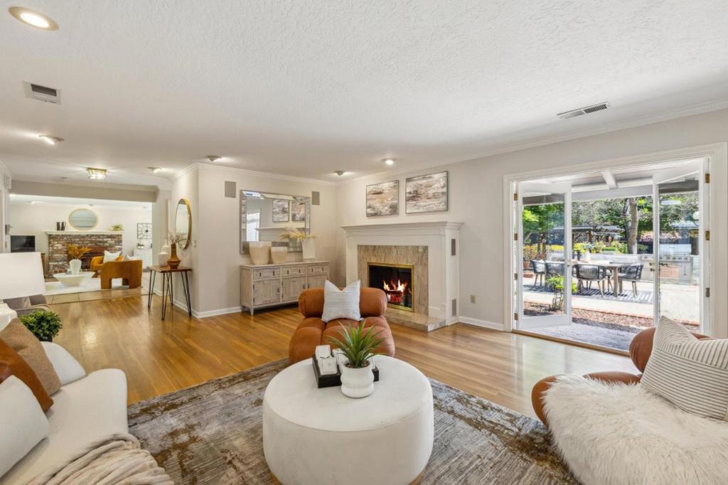 19661 Saratoga Los Gatos Road