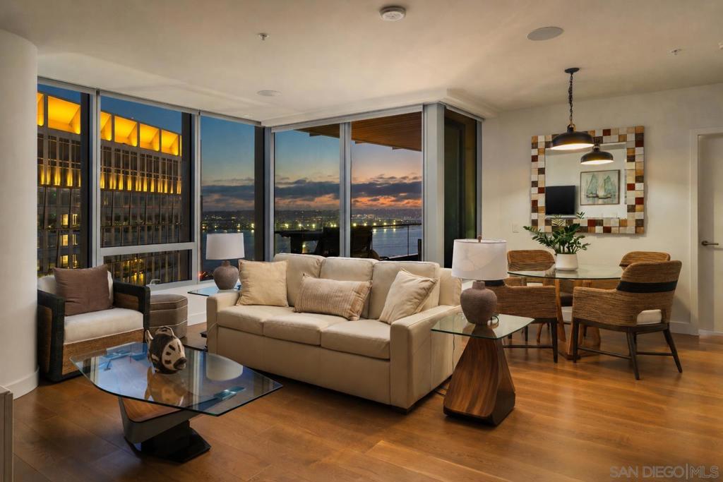 888 W E Street 2203