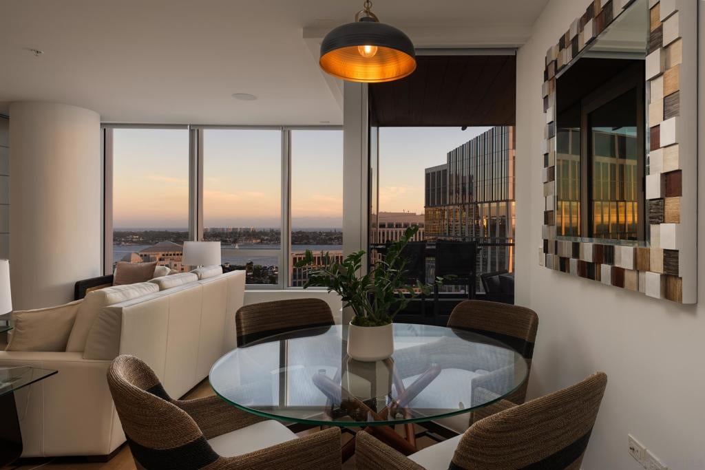 888 W E Street St