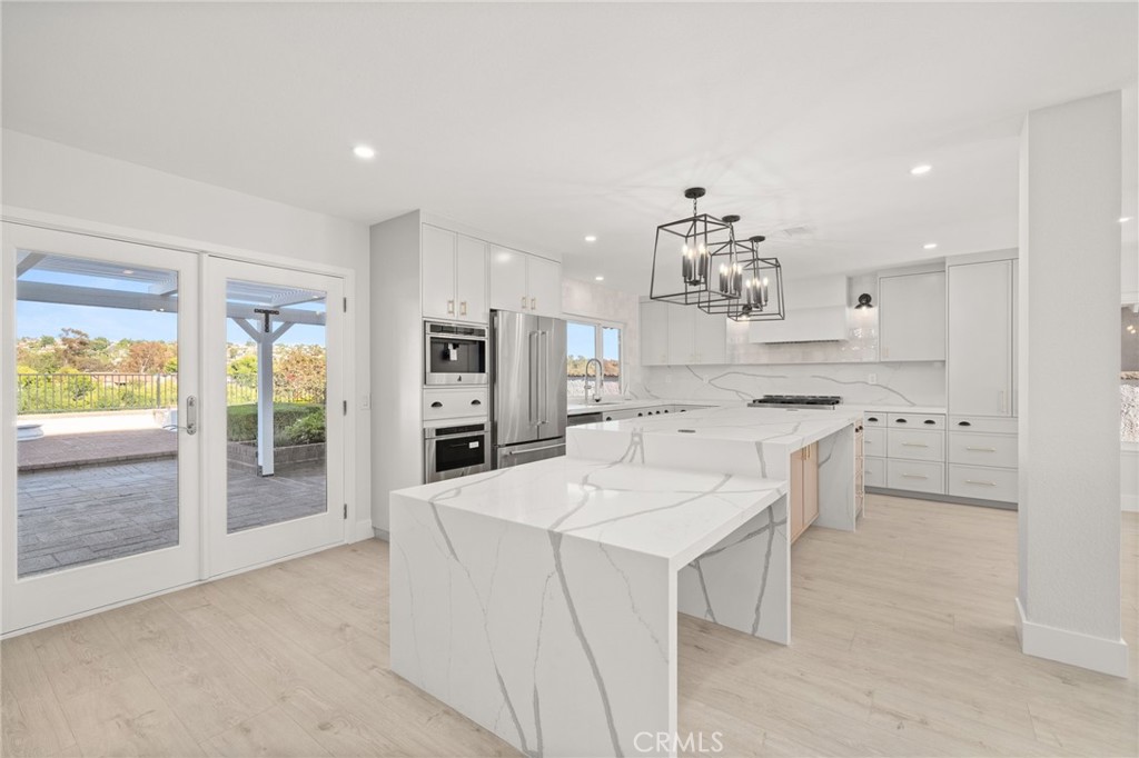 24362 Via Santa Clara