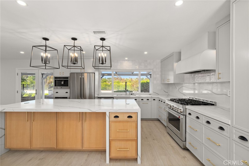 24362 Via Santa Clara