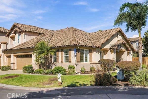 1729 Bilbao Drive