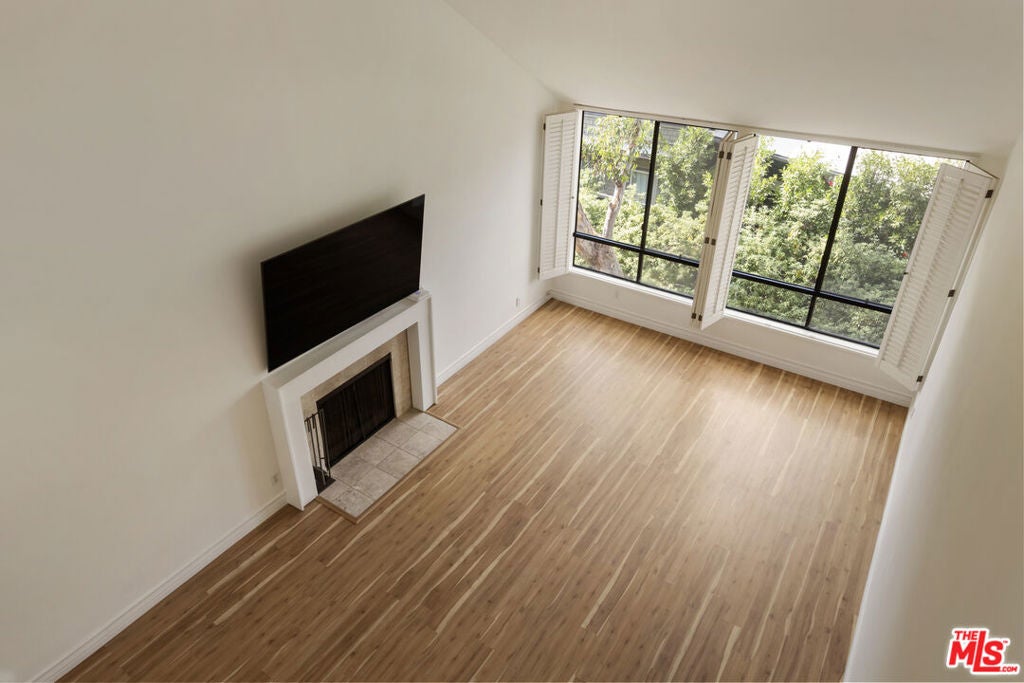 1900 Vine Street 403, Los Angeles CA 90068