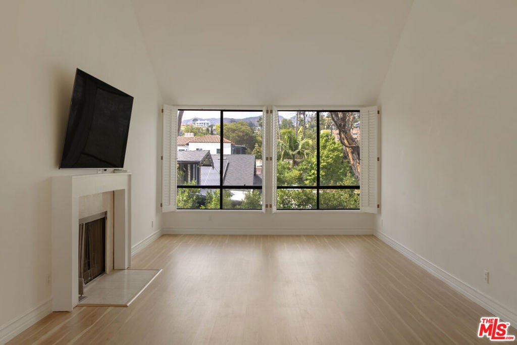 1900 Vine Street 403