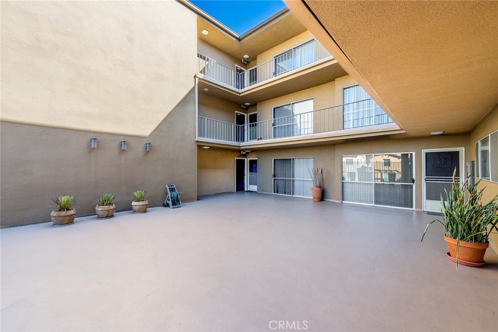 222 220 Granada Avenue