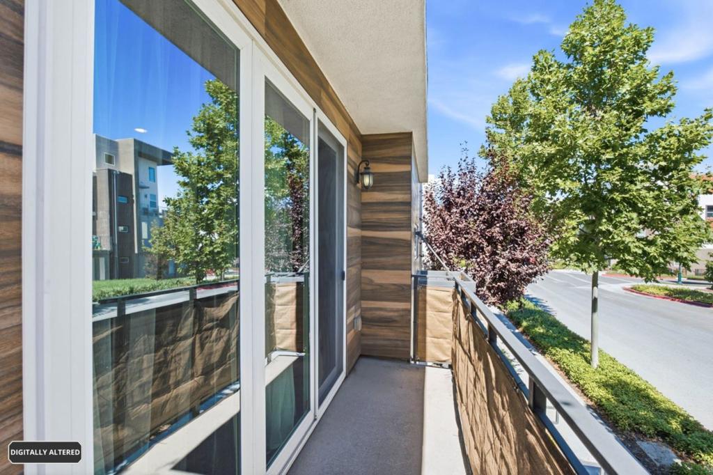 132 Llano De Los Robles Avenue