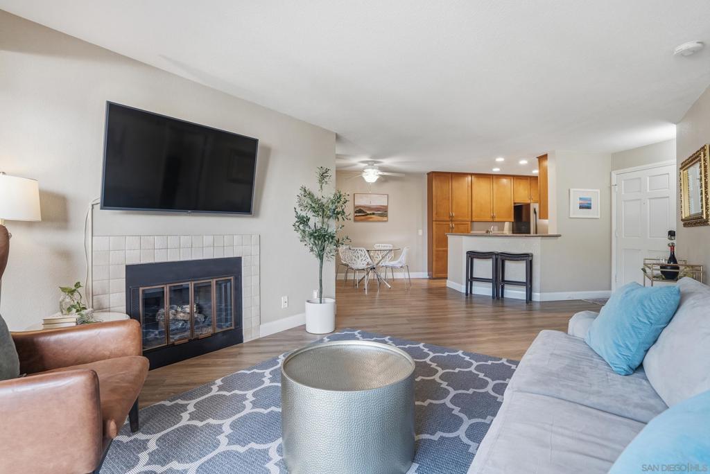 7228 Camino Degrazia 275